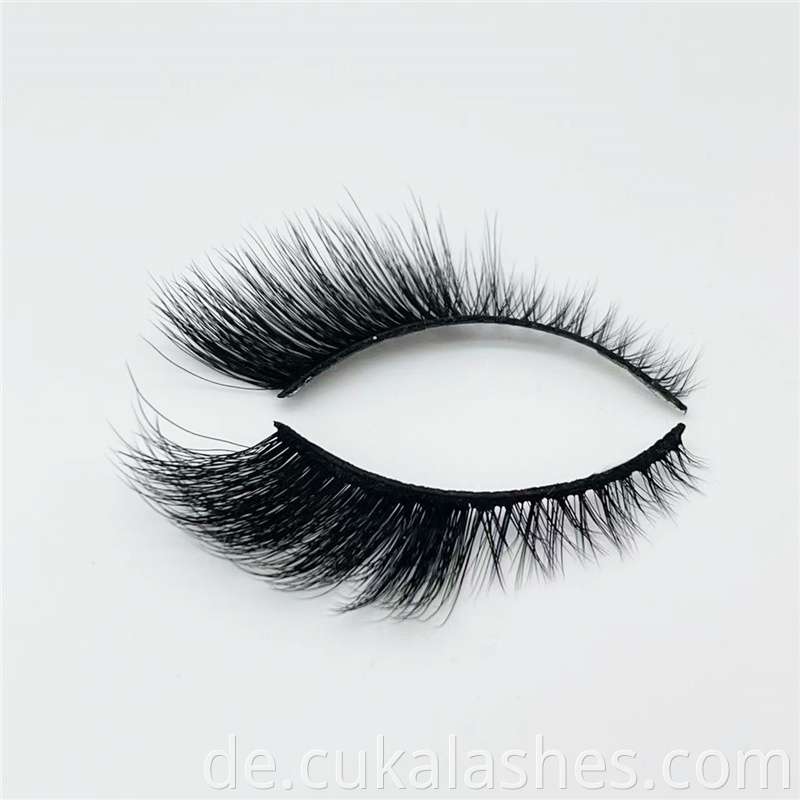 Wispy Cat Eye Eyelash Extensions